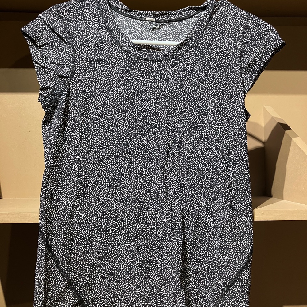 Women's Black and White Lululemon Top